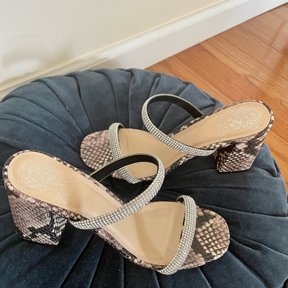 Vince Camuto dressed sandals. Comfortable fit. - Picture 3 of 3